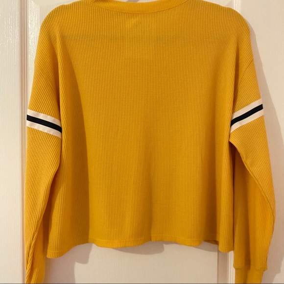 ✨HOLLISTER✨ Top - Picture 3 of 3